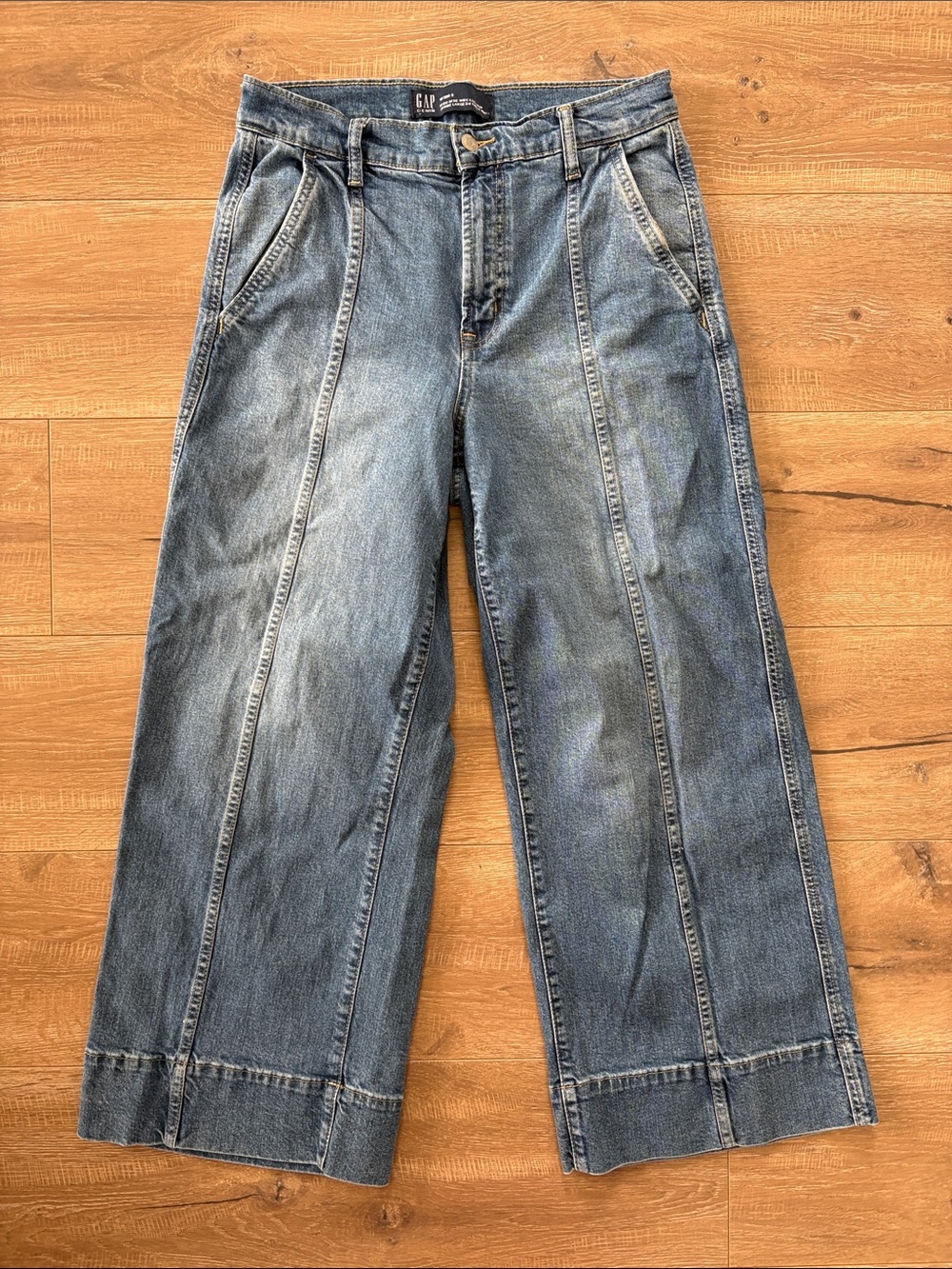 Women’s Gap High Rise Wide-Leg Crop Jeans